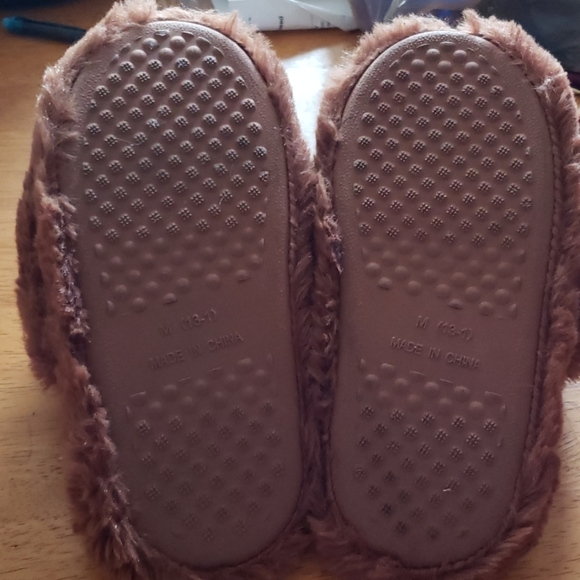 Children's Slippers - Picture 3 of 3